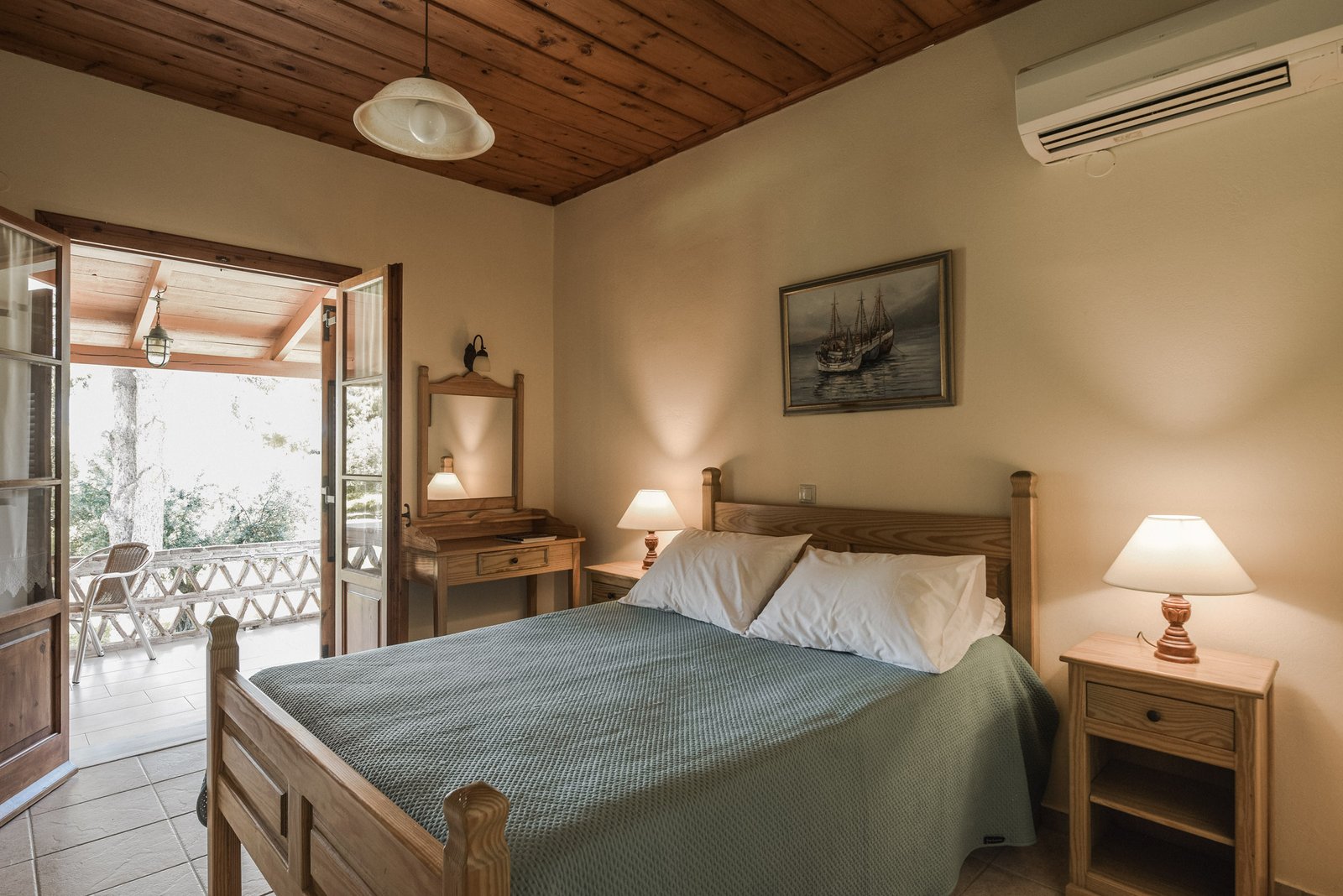 Villa Irini - Master Bedroom - Lithies Organic Farm