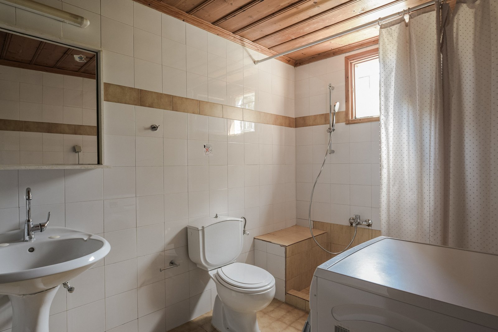 Villa Sofia - Big Bathroom - Lithies Organic Farm