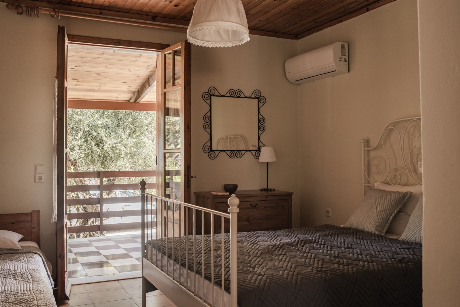 Villa Eleftheria - Master Bedroom - Lithies Organic Farm