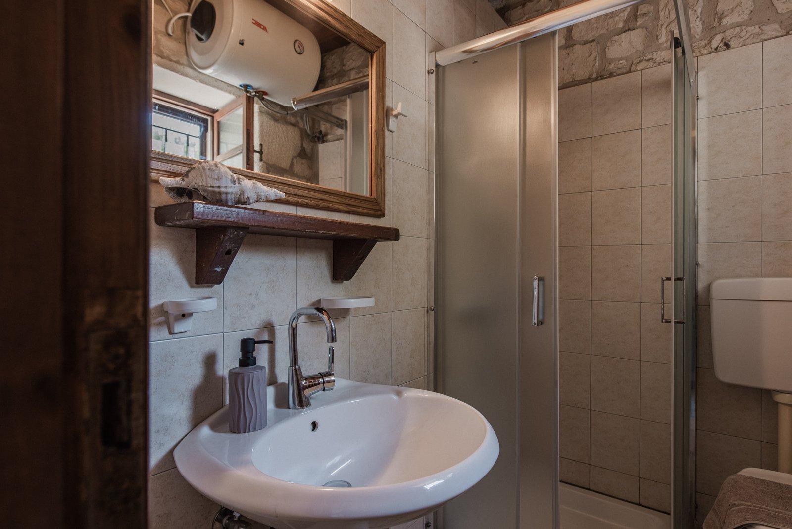 Villa Galini - Bathroom - Lithies Organic Farm