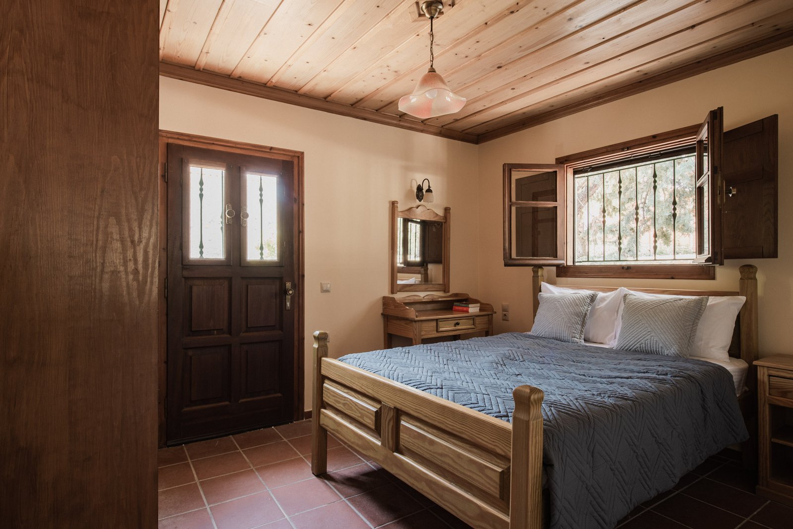 Villa Hara - Master Bedroom - Lithies Organic Farm